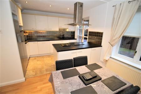 3 bedroom End of terrace house to let in Linen Court, Salford, M3