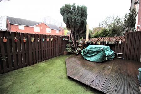 3 bedroom End of terrace house to let in Linen Court, Salford, M3