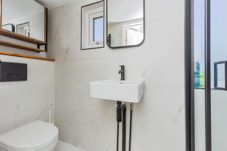 4 bedroom Semi-detached house for sale in Stapleford Close, Sale, M33