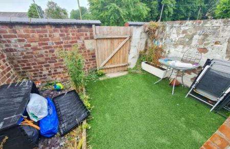 2 bedroom Terraced House to let in Canning Street, Heaton Norris, Stockport, SK4