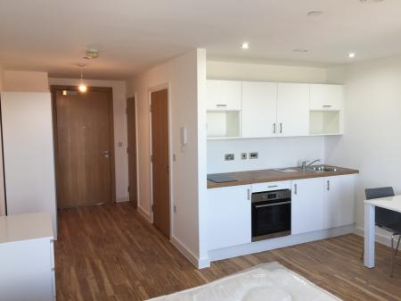 1 bedroom Studio flat to let in Michigan Avenue, Salford Quays, Salford, M50