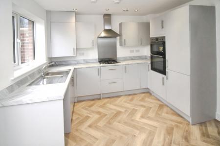 3 bedroom Town house to let in Liverpool Street, Manchester, M5