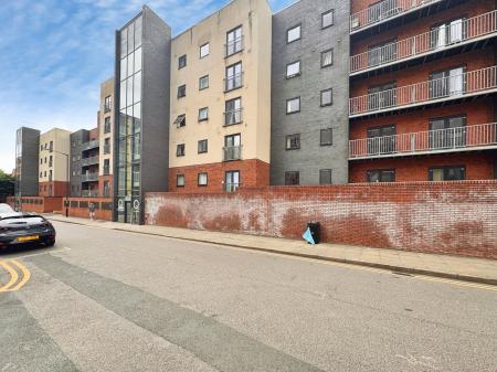 3 bedroom Flat for sale in Quantum, Chapeltown Street, Manchester