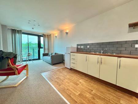 1 bedroom Flat to let in 156 Chapel Street, Salford, M3