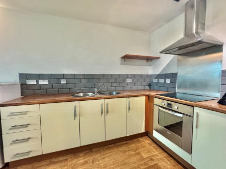 1 bedroom Flat to let in 156 Chapel Street, Salford, M3