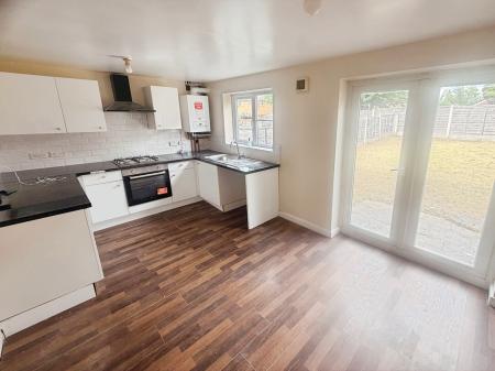 3 bedroom Terraced House to let in Queensland Road, Gorton, M18