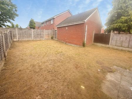 3 bedroom Terraced House to let in Queensland Road, Gorton, M18