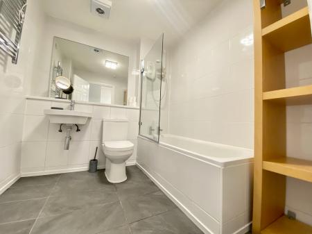 3 bedroom Flat to let in Salford Quays, Salford Quays, Salford, M50
