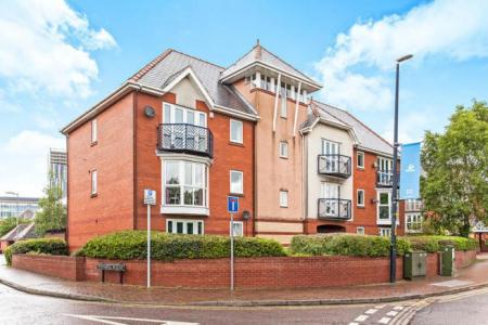 3 bedroom Flat to let in Salford Quays, Salford Quays, Salford, M50