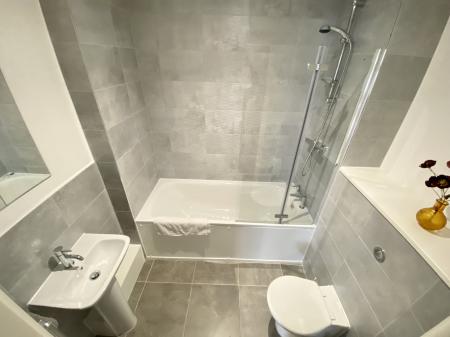 1 bedroom Flat to let in 65 Furness Quay, Salford Quays, Salford, M50