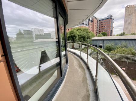 1 bedroom Flat to let in 65 Furness Quay, Salford Quays, Salford, M50