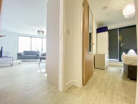 1 bedroom Flat to let in 65 Furness Quay, Salford Quays, Salford, M50