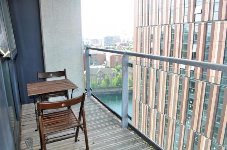 1 bedroom Flat to let in 250 The Quays, Salford Quays, Salford, M50