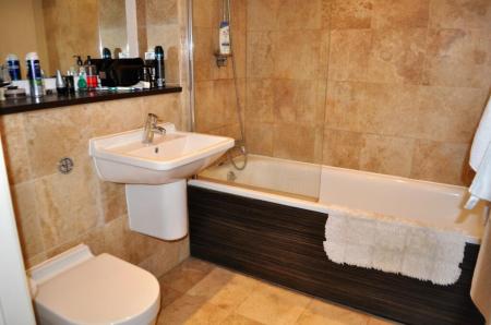 1 bedroom Flat to let in 250 The Quays, Salford Quays, Salford, M50