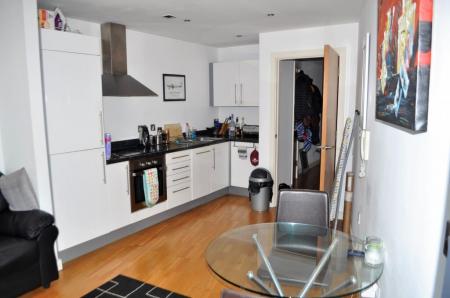 1 bedroom Flat to let in 250 The Quays, Salford Quays, Salford, M50