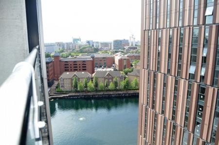 1 bedroom Flat to let in 250 The Quays, Salford Quays, Salford, M50