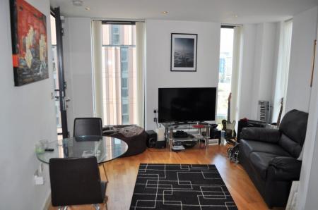 1 bedroom Flat to let in 250 The Quays, Salford Quays, Salford, M50