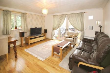 3 bedroom Flat to let in Winnipeg Quay 79
