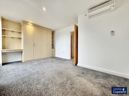 2 bedroom Flat to let in The Quays, Salford, M50
