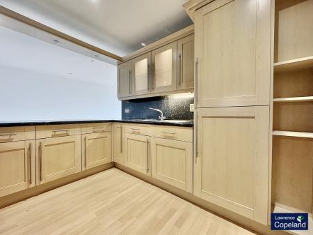 2 bedroom Flat to let in The Quays, Salford, M50