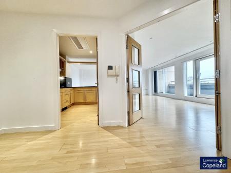 2 bedroom Flat to let in The Quays, Salford, M50