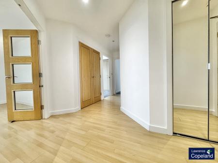2 bedroom Flat to let in The Quays, Salford, M50