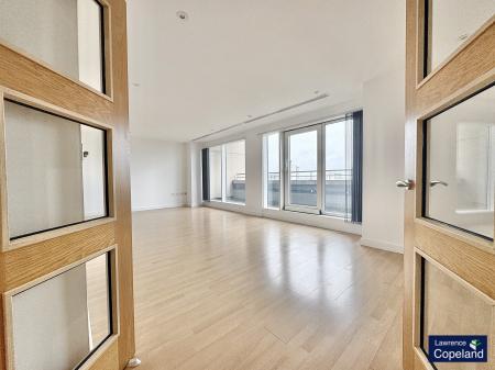 2 bedroom Flat to let in The Quays, Salford, M50