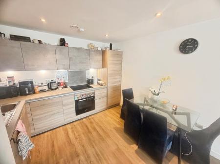 2 bedroom Flat to let in Barel yard, Manchester, M15