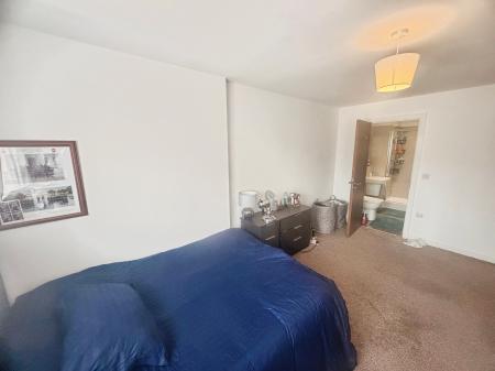 2 bedroom Flat to let in Barel yard, Manchester, M15