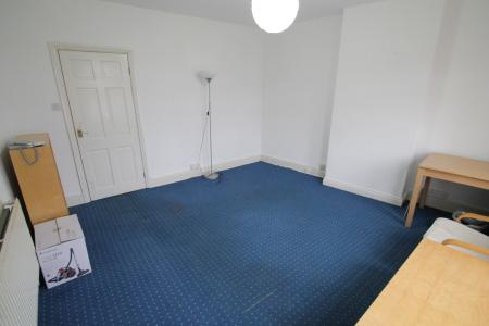 2 bedroom Flat to let in Cross Street, Sale, M33