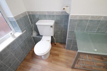2 bedroom Flat to let in Cross Street, Sale, M33