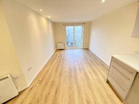 2 bedroom Flat to let in Elmira Way., Salford, M5