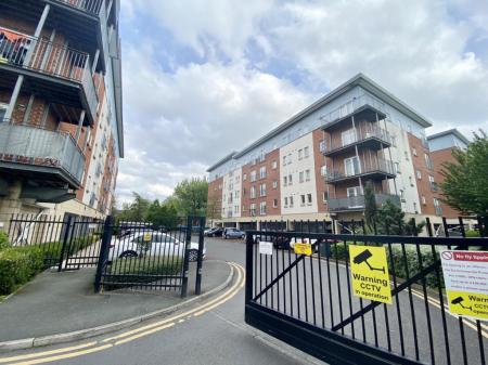 2 bedroom Flat to let in Elmira Way., Salford, M5