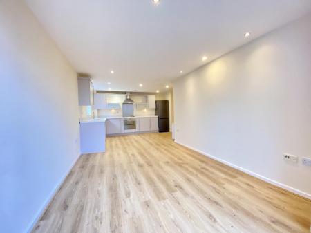 2 bedroom Flat to let in Elmira Way., Salford, M5