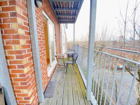 2 bedroom Flat to let in Elmira Way., Salford, M5