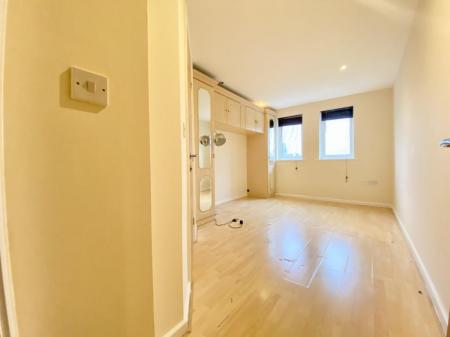 2 bedroom Flat to let in Elmira Way., Salford, M5