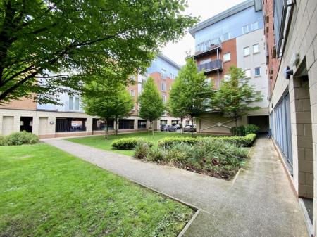 2 bedroom Flat to let in Elmira Way., Salford, M5