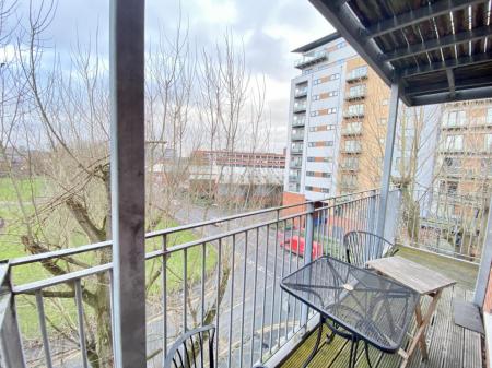 2 bedroom Flat to let in Elmira Way., Salford, M5