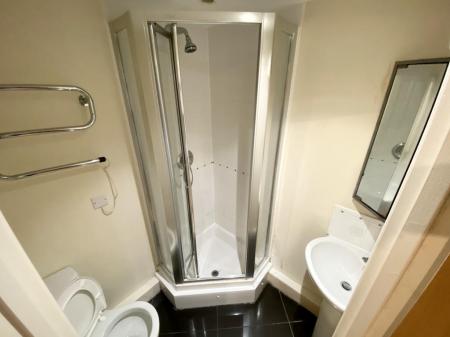 2 bedroom Flat to let in Elmira Way., Salford, M5