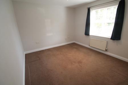 2 bedroom Flat to let in 205 Brooklands Road, Sale, M33