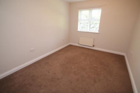 2 bedroom Flat to let in 205 Brooklands Road, Sale, M33