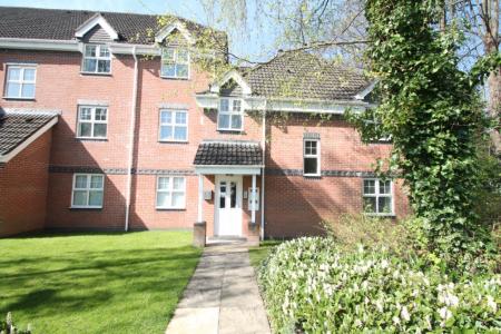 2 bedroom Flat to let in 205 Brooklands Road, Sale, M33