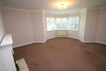 2 bedroom Flat to let in 205 Brooklands Road, Sale, M33