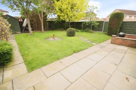 4 bedroom Detached house to let in Barlow Road, Altrincham, WA14