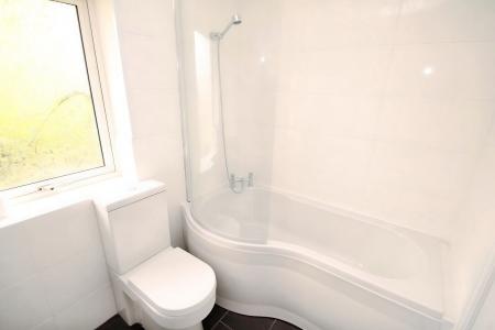 4 bedroom Detached house to let in Barlow Road, Altrincham, WA14