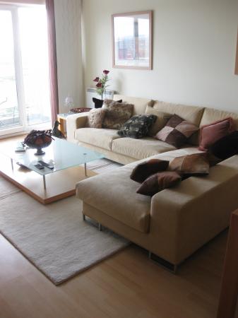 2 bedroom Flat to let in The Quays, Salford Quays, Salford, M50