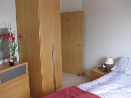 2 bedroom Flat to let in The Quays, Salford Quays, Salford, M50