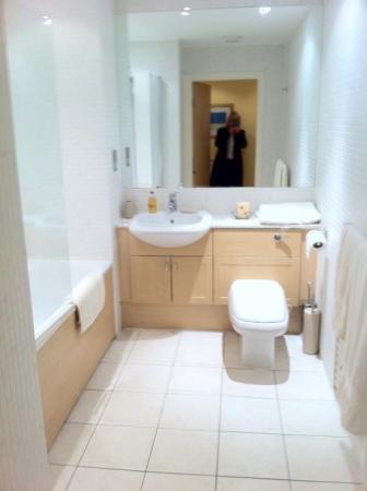 2 bedroom Flat to let in The Quays, Salford Quays, Salford, M50
