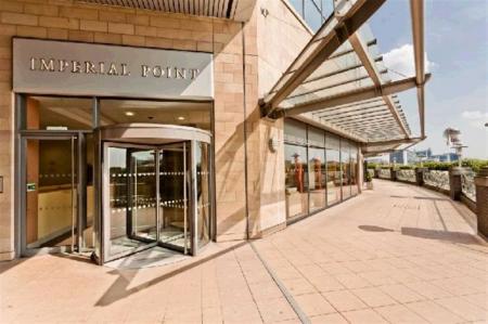 2 bedroom Flat to let in The Quays, Salford Quays, Salford, M50