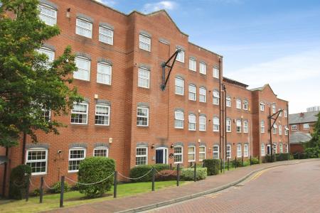 2 bedroom Flat to let in Merchants Quay, Salford Quays, Salford, M50